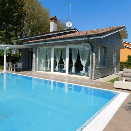 Villa Elegant In The Idyllic Island Of Albarella